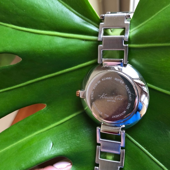 Gorgeous Rose gold and pearl Kenneth Cole watch - Picture 5 of 5